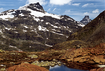 Jotunheimen: Gravdalstinden (2113m) (L) and Surtningstinden (1997m) (R) 